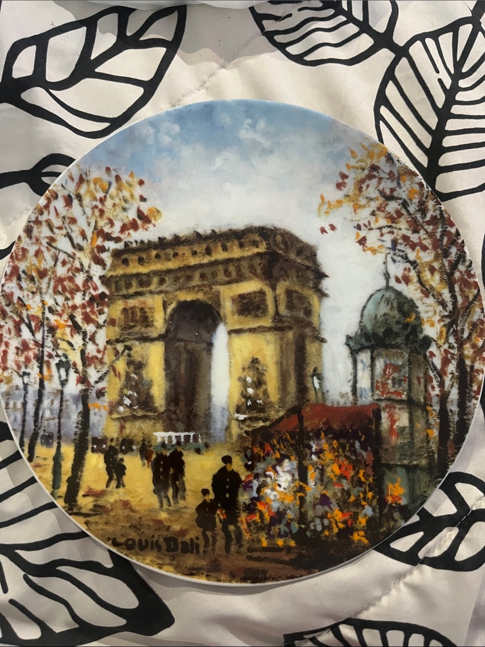 Vintage Limoges porcelain Paris Arc de Triomphe Decorative Plate